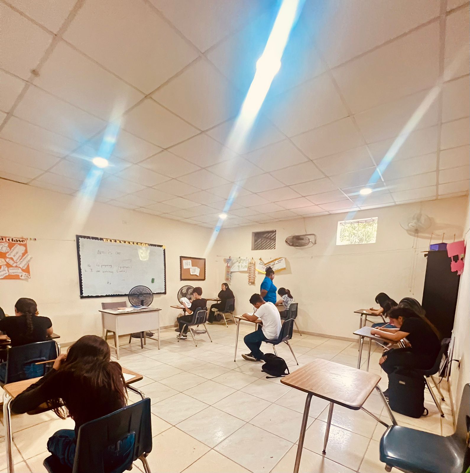 Estudiantes participando en actividades de New Hope Opportunities
